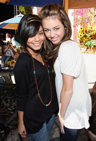 miley cyrus et vanessa hudgens