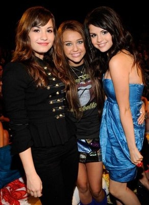 cool non demi ,miley,selena