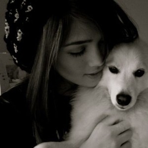 Nicole Anderson et son chien