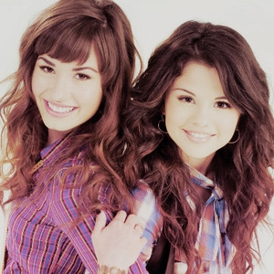 demi and selena