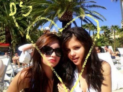                                              Demi lovato and Slna gomez