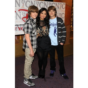 brenda song et cole sprouse et dylan sprouse