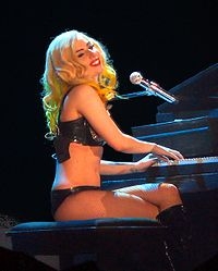 LADY GAGA