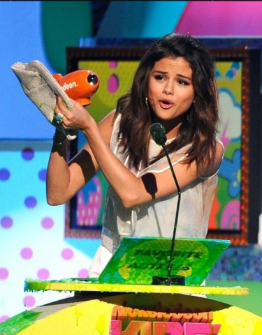 KIDS CHOICE AWARDS 2011 : JUSTIN BIEBER ET SELENA GOMEZ RCOMPENSS !